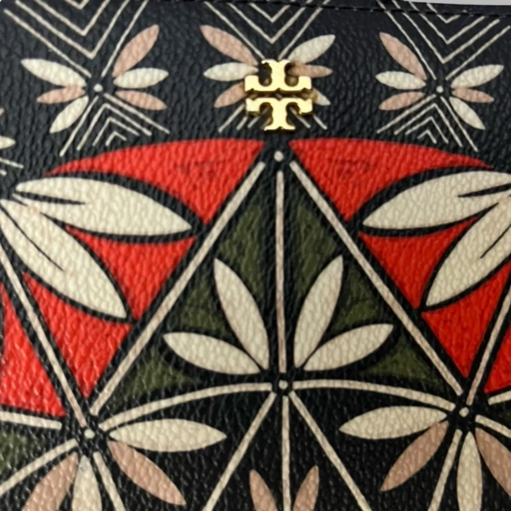 Tory Burch Red and Navy Crossbody Bag with Geometric Design - Picture 4 of 9